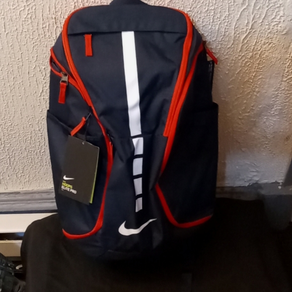 Nike Elite Pro Bag 🎒Only used a handful of times!